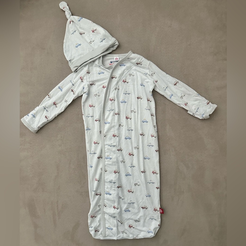 Magnetic Me Gown and Hat Set